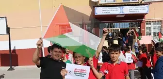 Amasya'da köy okulu öğrencilerinden Filistin'e destek yürüyüşü