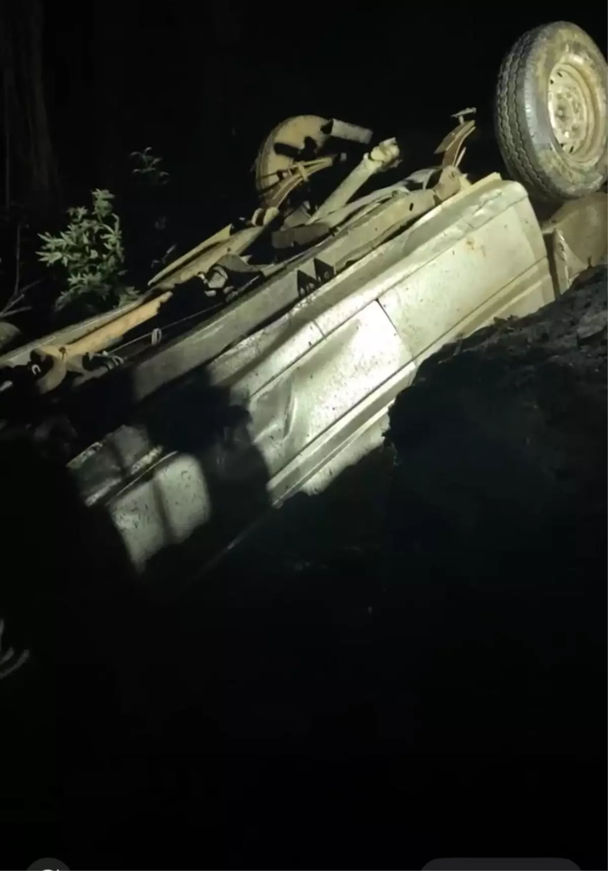 Alanya'da Otomobil Uçuruma Yuvarlandı: 1 Ölü, 1 Yaralı