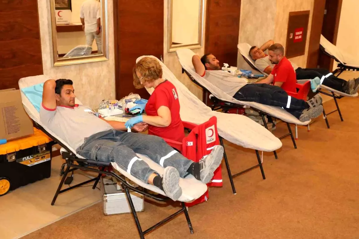 AOSB'de Kan ve Kök Hücre Bağış Kampanyası Büyük İlgi Gördü