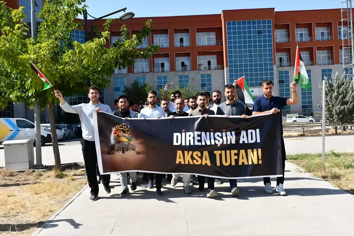 Üniversitelerde Gazze Protestosu: Öğrenciler İsrail'in Saldırılarını Kınadı