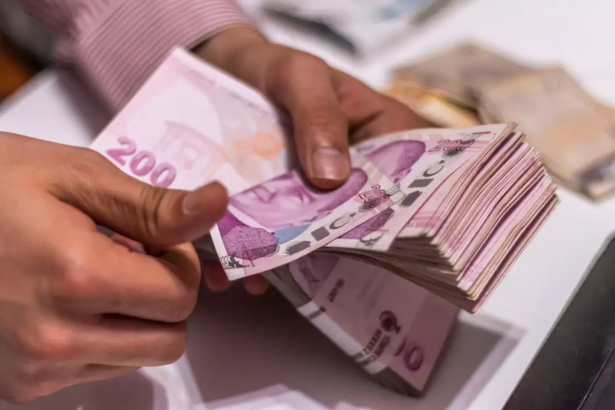 Emeklilik yaşı değişiyor mu? Nihat Zeybekçi'den çok konuşulacak çıkış