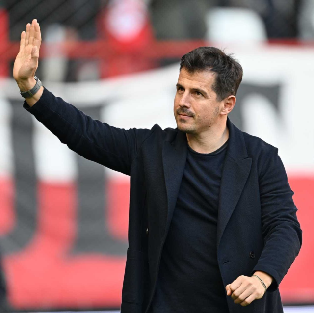 Emre Belözoğlu resigned from Antalyaspor