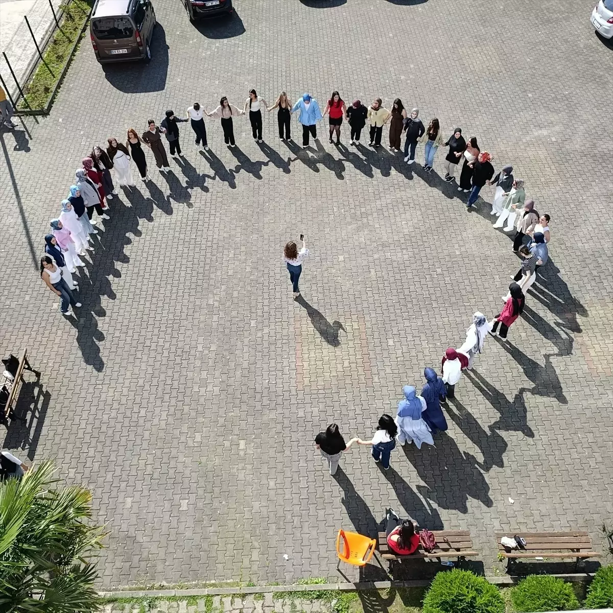 Eynesil'de 15. Geleneksel Hamsi Şenliği Düzenlendi