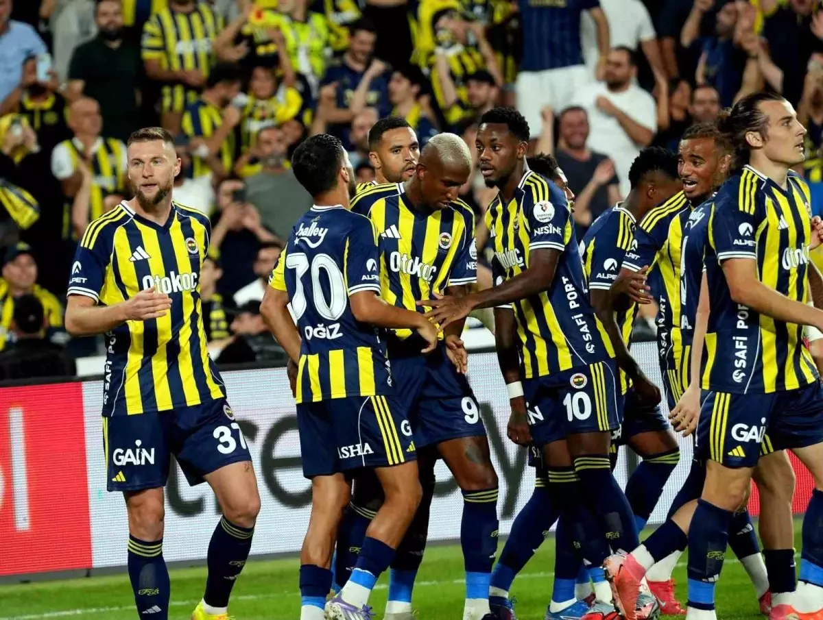 Fenerbahçe, Süper Lig'de 4. Sırada ve Avrupa Ligi'nde Devam Ediyor