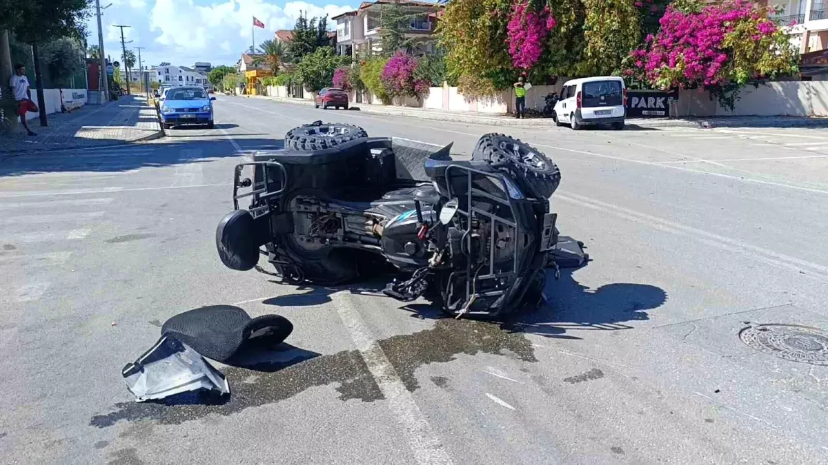 Antalya'da ATV ve Hafif Ticari Araç Çarpıştı: Bir Yaralı