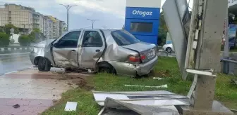 Manisa'da Otomobil Kazası: İki Yaralı