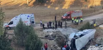 Mersin'de minibüs şarampole yuvarlandı: 4 ölü