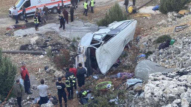 The minibus rolled into a ditch in Mersin: 5 dead