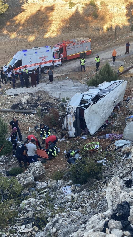 The minibus rolled into a ditch in Mersin: 5 dead