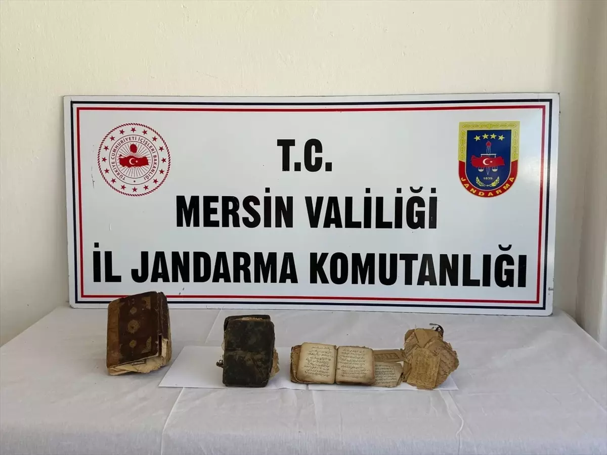 Mersin'de 4 El Yazması Kur'an-ı Kerim Bulunan Şüpheli Gözaltına Alındı