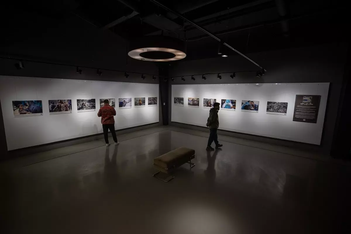Sakarya'da 'Tanık' Sergisi Açıldı: Filistin'deki İnsanlık Dramı Fotoğraflarla Anlatılıyor