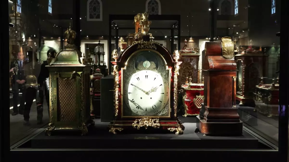 Topkapı Sarayı'nda Eşsiz Saat Koleksiyonu Sergileniyor