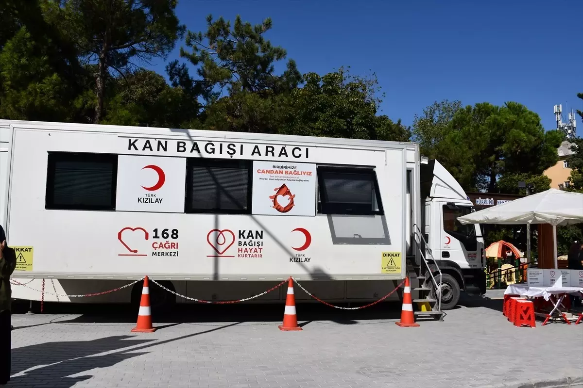 Türk Kızılayı Vezirköprü'de Kan Bağışı Kampanyası Düzenledi
