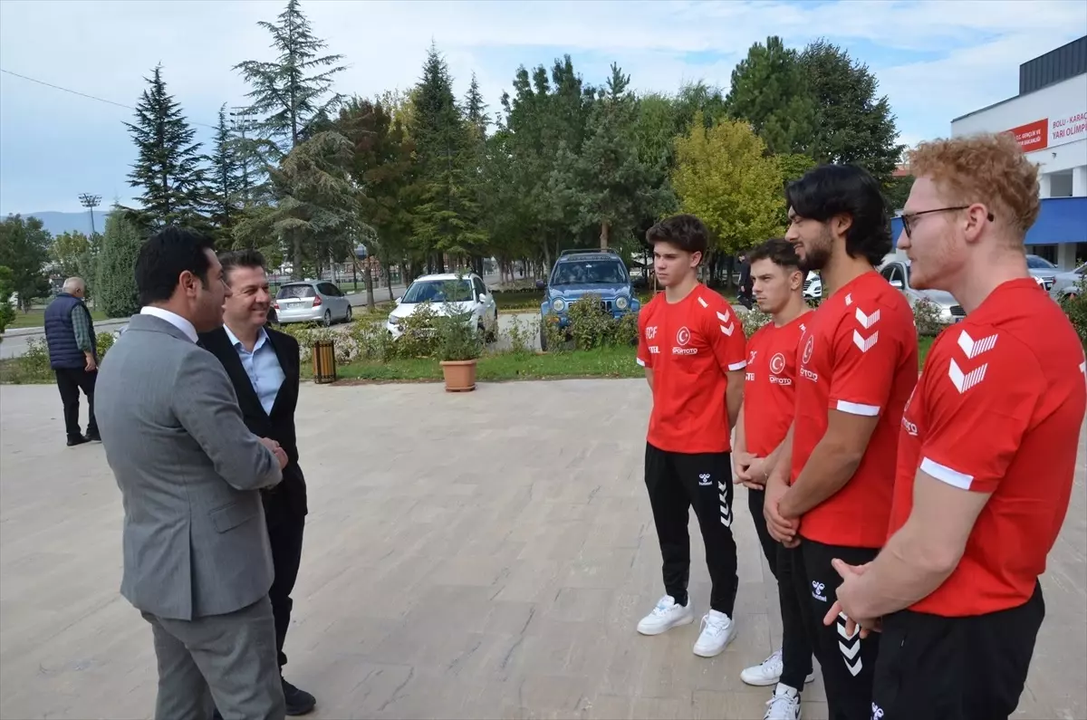 Cimnastik Federasyonu Başkanı Suat Çelen, Milli Sporcularla Bir Araya Geldi