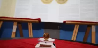 Türkiye Cumhuriyeti'nin İlk Altın Parası Sergilendi