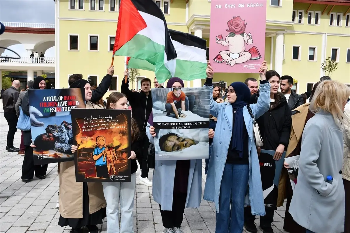 Üsküp'te IBU Öğrencilerinden Filistin İçin Destek Gösterisi
