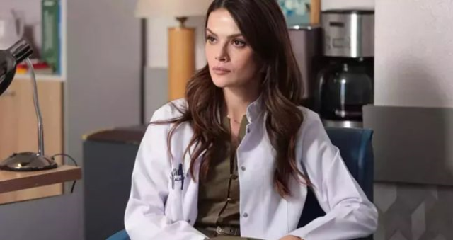 Uzak Şehir 32 bölüm Full HD izle! Kanal D Uzak Şehir son bölüm izle! Alya ve Cihan boşanıyor mu?