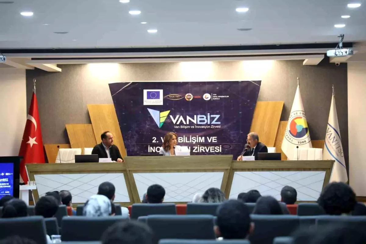 Van'da Bilişim ve İnovasyon Zirvesi Düzenlendi