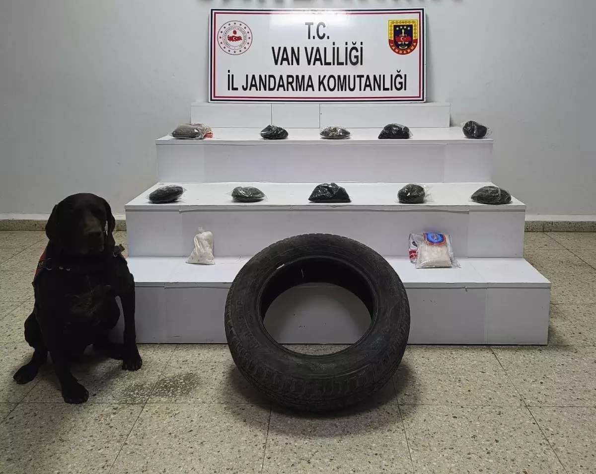 Başkale'de Uyuşturucu Operasyonu: 4 Kilo Skunk ve 723 Gram Metamfetamin Ele Geçirildi