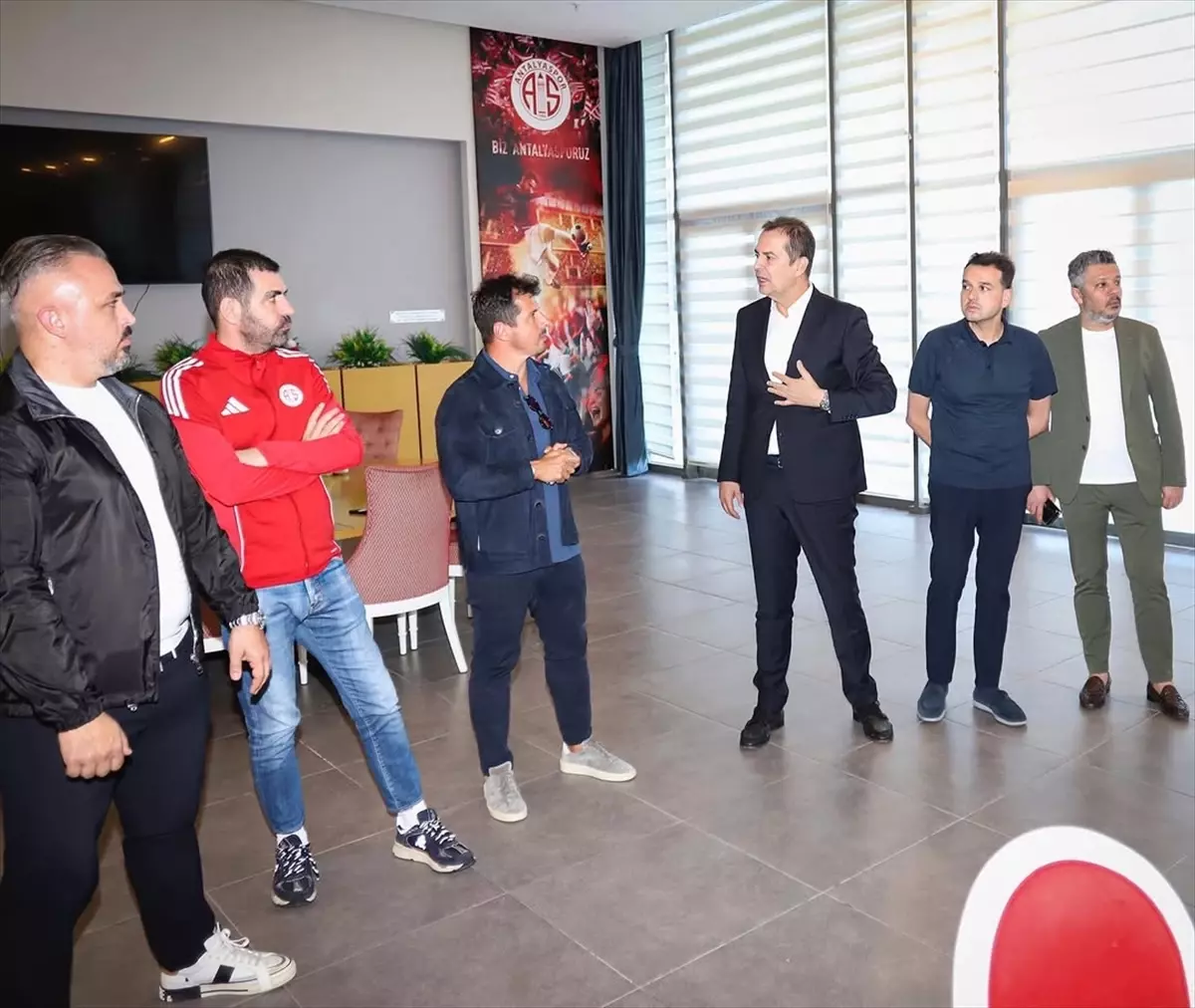 Hesap.com Antalyaspor, Emre Belözoğlu ile Yollarını Ayırdı