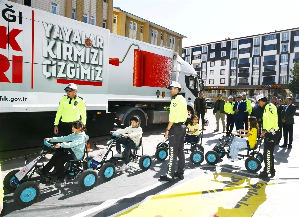 Ardahan'da Çocuklara Trafik Eğitimi Verildi