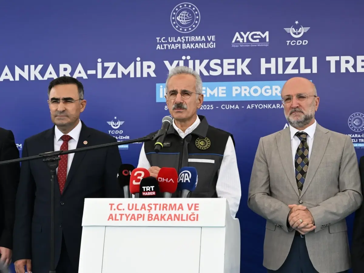 Ankara-İzmir YHT Hattında Köroğlu Tüneli'nde Kazı Çalışmaları Tamamlandı