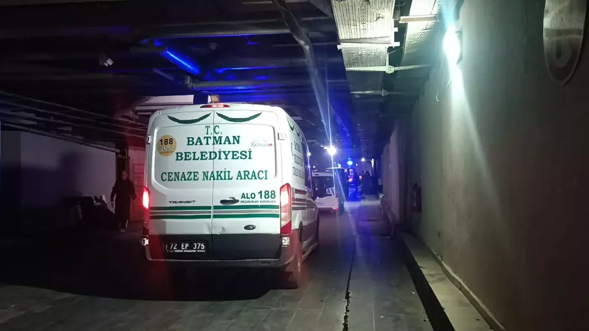 Belediye başkanının ağabeyi, evinde tabancayla vurulmuş halde bulundu