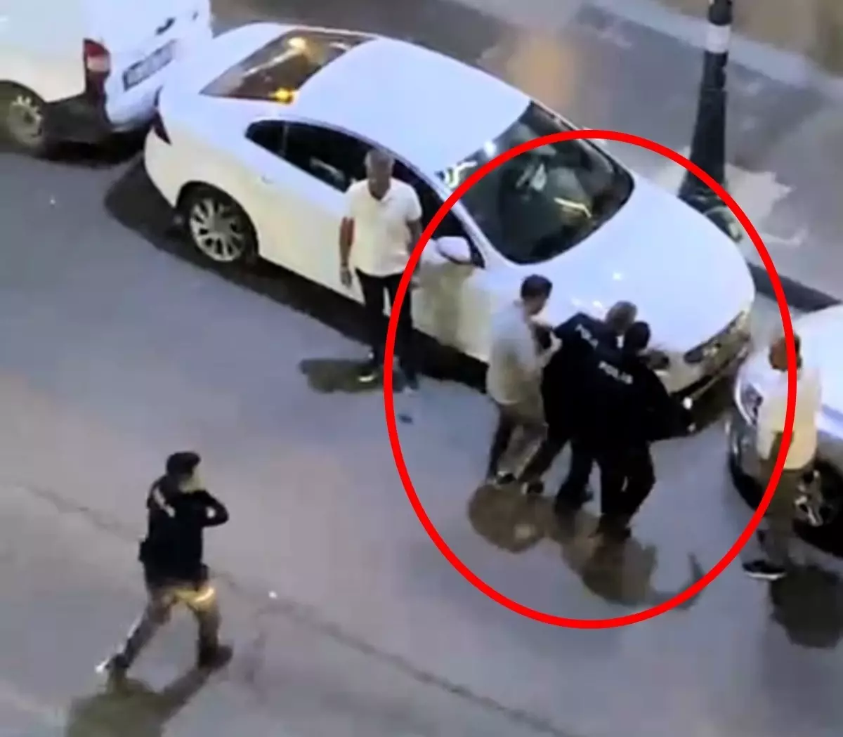 V Batmanu v Turčiji v spopadu med dvema skupinama ranjenih osem ljudi, med njimi policist