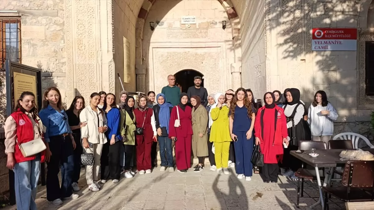 Munzur Üniversitesi Öğrencileri Çemişgezek'in Tarihini Keşfediyor