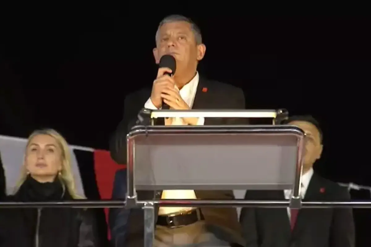CHP lideri Özgür Özel, EspressoLab'i boykot listesinden çıkardıklarını duyurdu