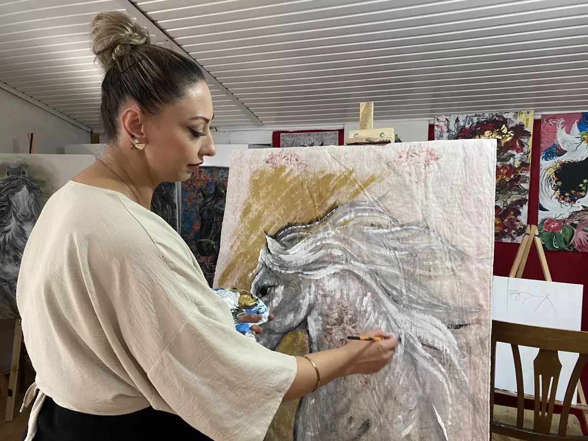 Resim Öğretmeni Gülşah Tigartimur, Geleneksel Halı ve Kilimlerle Sanata Farklı Bir Yaklaşım Getiriyor