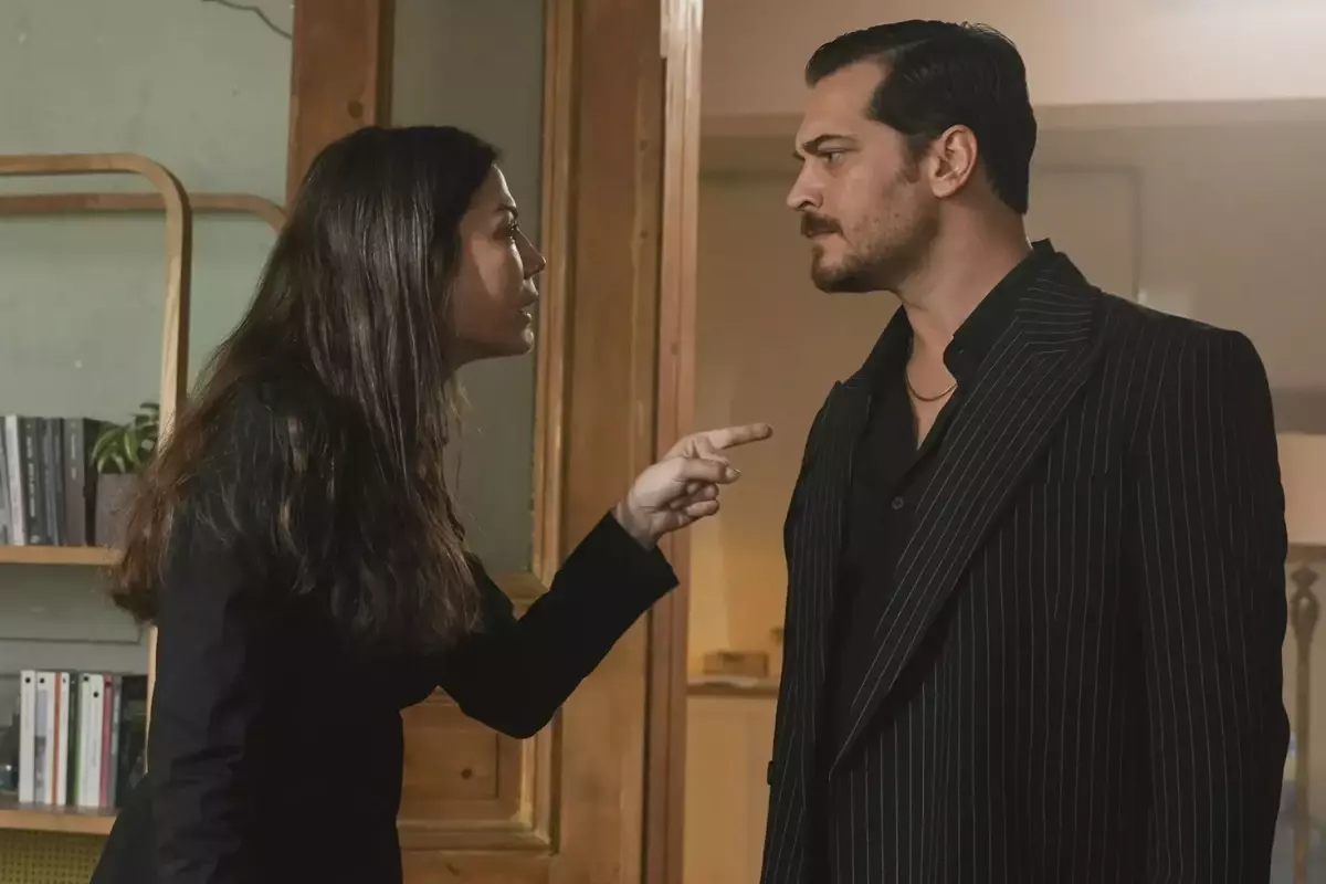Eşref Rüya setinde izdiham! Çağatay Ulusoy hayranları çekim alanına akın etti