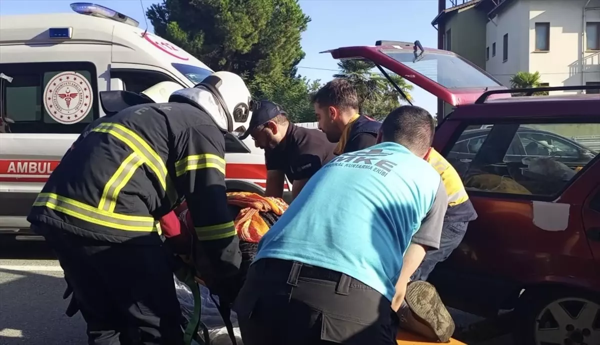 Giresun'da Otomobil ve Minibüs Çarpıştı: 1 Ölü, 1 Yaralı