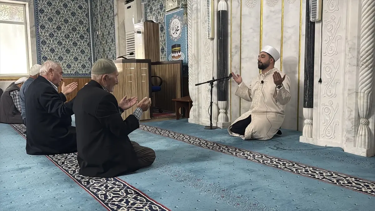 Hafız Kardeşler İmam Hatip Olarak Topluma Örnek Oluyor