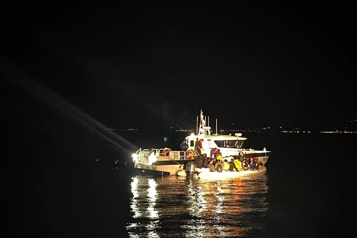 Çeşme Açıklarında 35 Düzensiz Göçmen Kurtarıldı