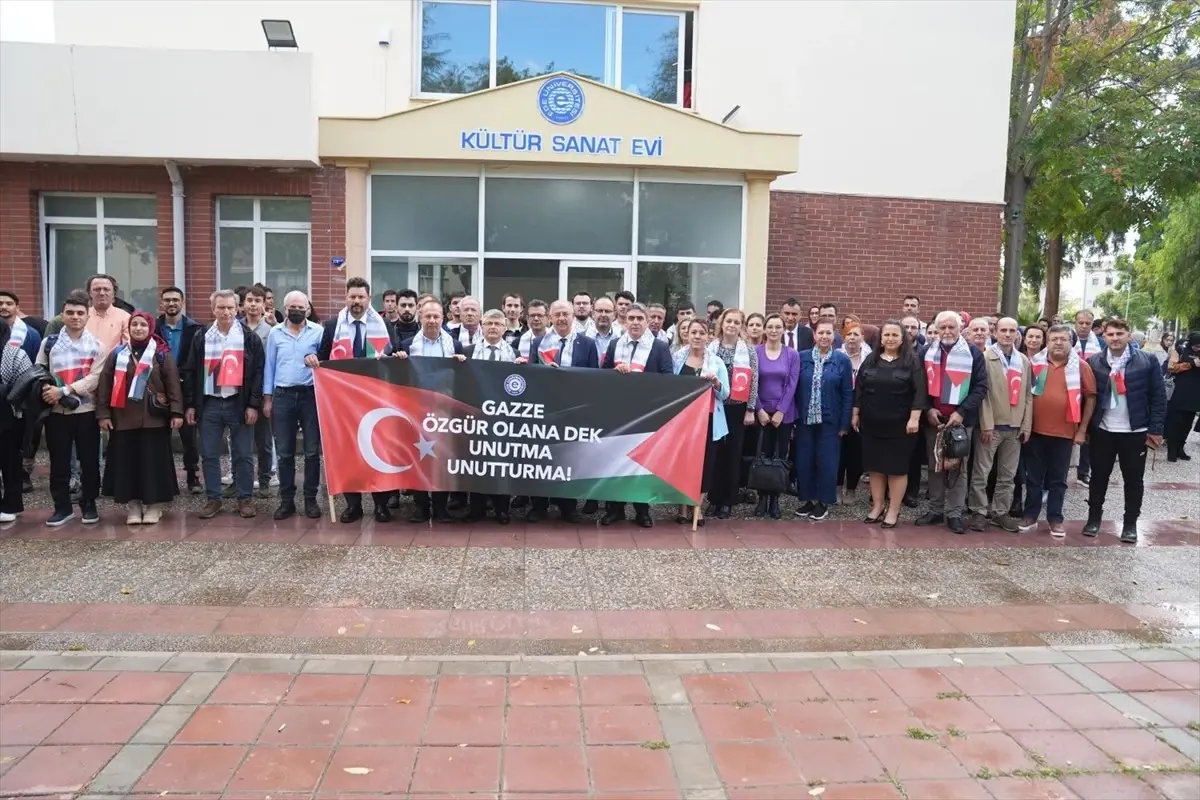 Ege Üniversitesi'nde Gazze İçin Panel Düzenlendi
