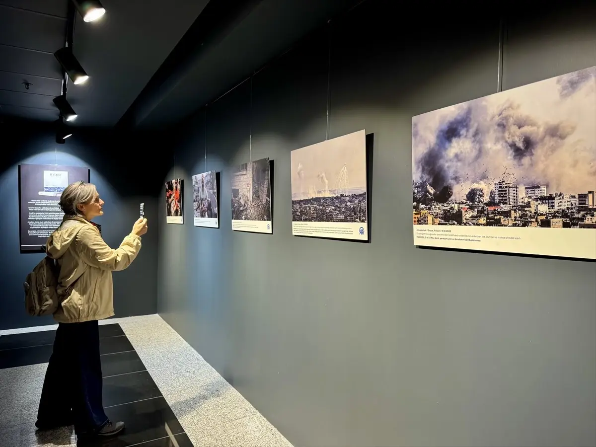 Kocaeli'nde 'Kanıt' Sergisi Açıldı