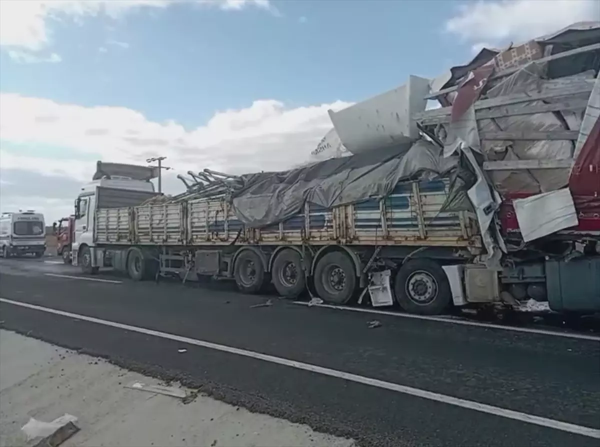 Ereğli'de Trafik Kazası: 1 Ölü, 3 Yaralı