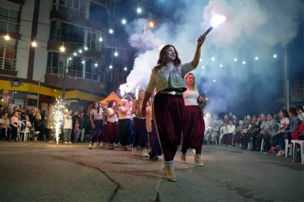 Çorlu'da Şalvar Gecesi Renkli Görüntülere Sahne Oldu