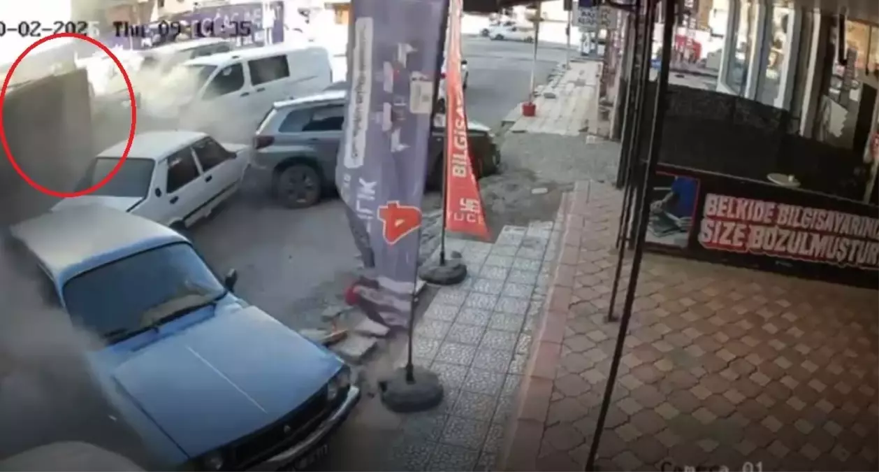 Malatya'da Fren Arızalı Kamyon 15 Araca Çarptı