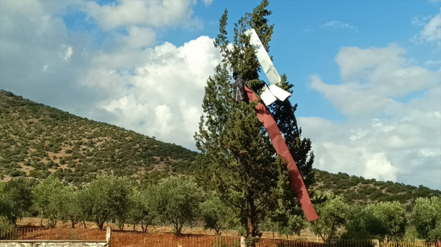 The roof of the school was blown off while students were in class! Education was suspended for 2 days