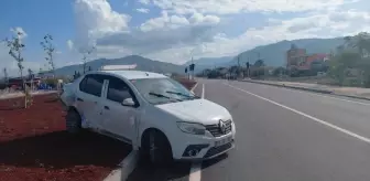 Samandağ'da İki Otomobil Çarpıştı