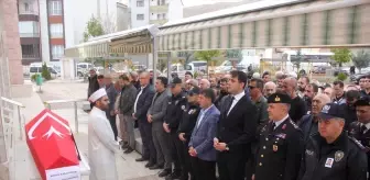 Kanser Tedavisi Gören Polis Memuru Toprağa Verildi