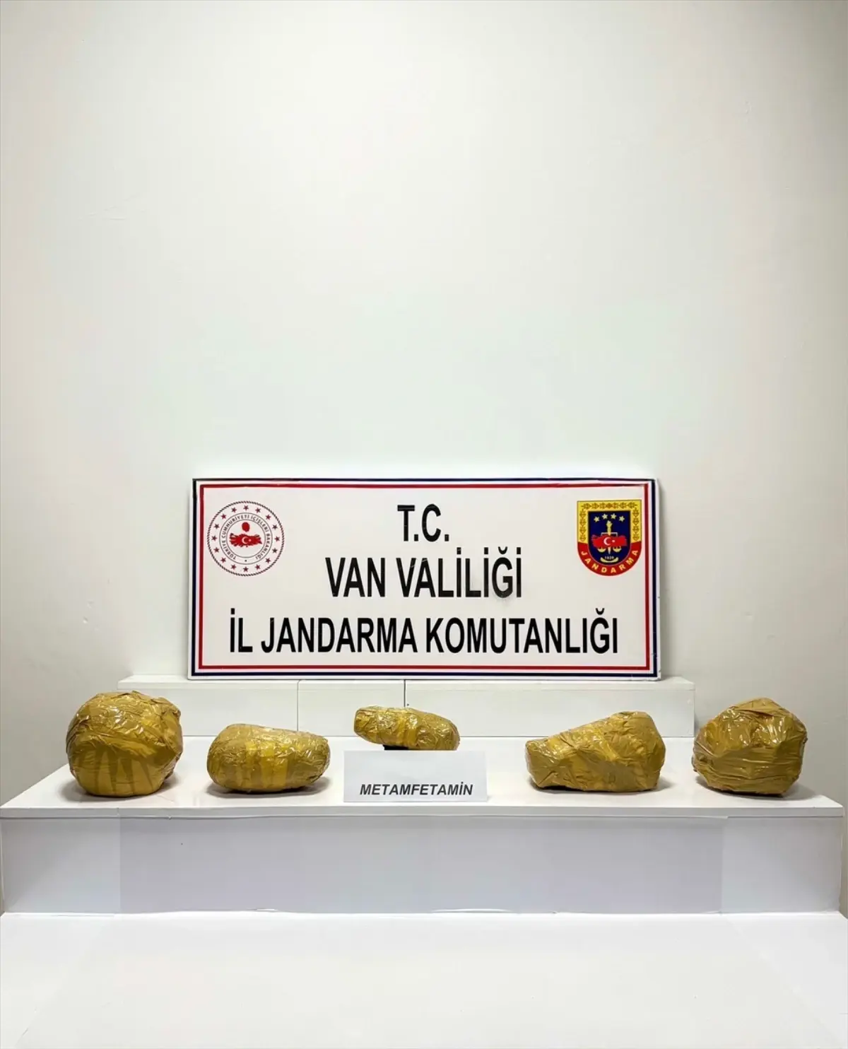 Van'ın Başkale ilçesinde 21 kilogram sentetik uyuşturucu ele geçirildi