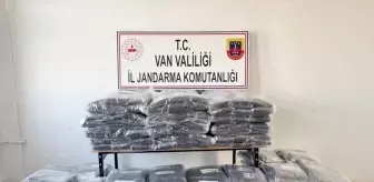 Van'da Gümrük Kaçağı Malzemeler Ele Geçirildi
