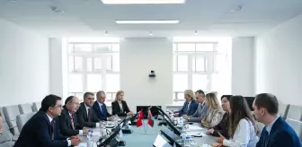 YSK Başkanı Ahmet Yener, Belarus'ta Türk Dili ve Kültürü Merkezi'ni Ziyaret Etti