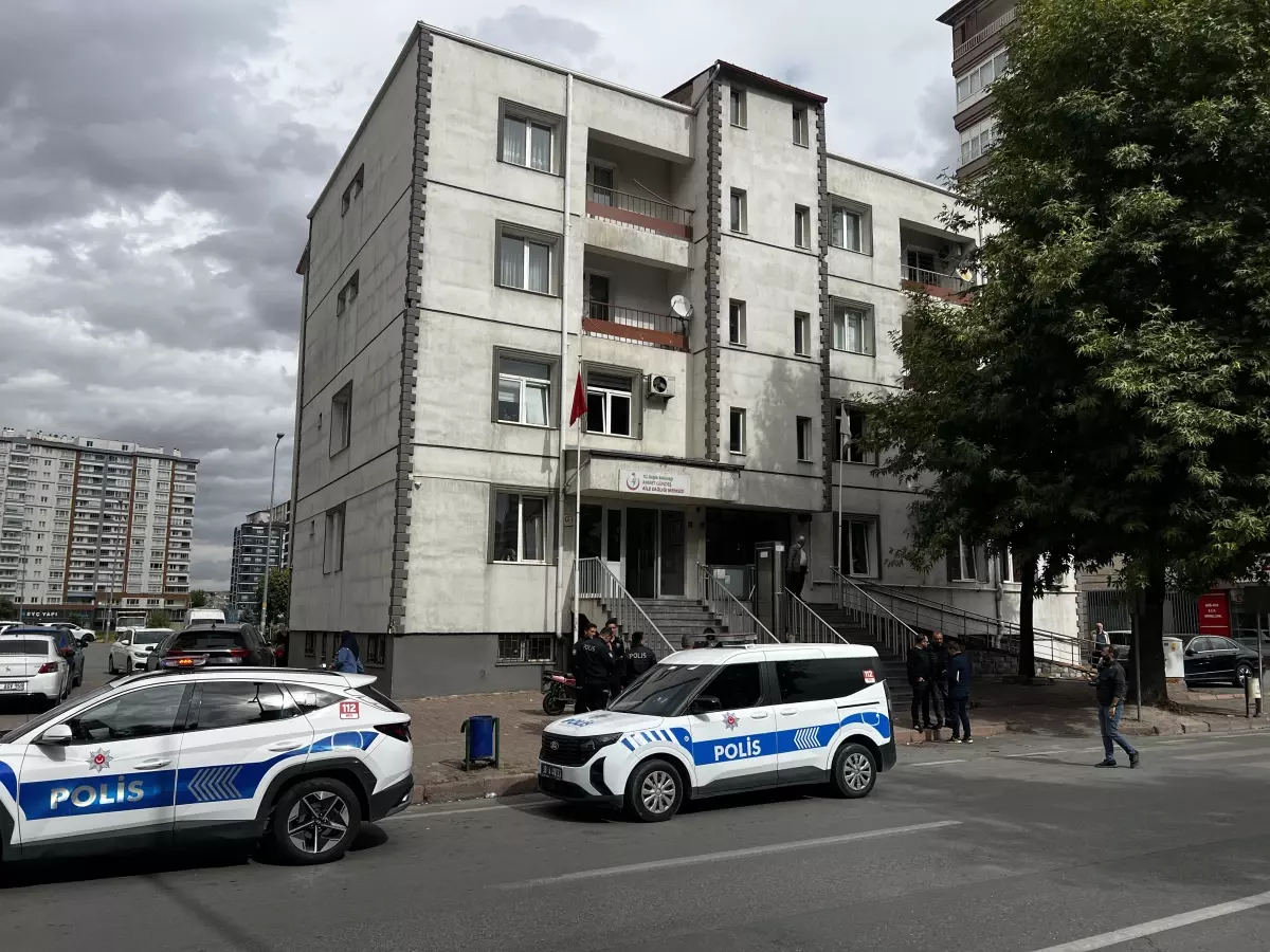 Kayseri'de aile sağlığı merkezinde sıra kavgası: 3 yaralı