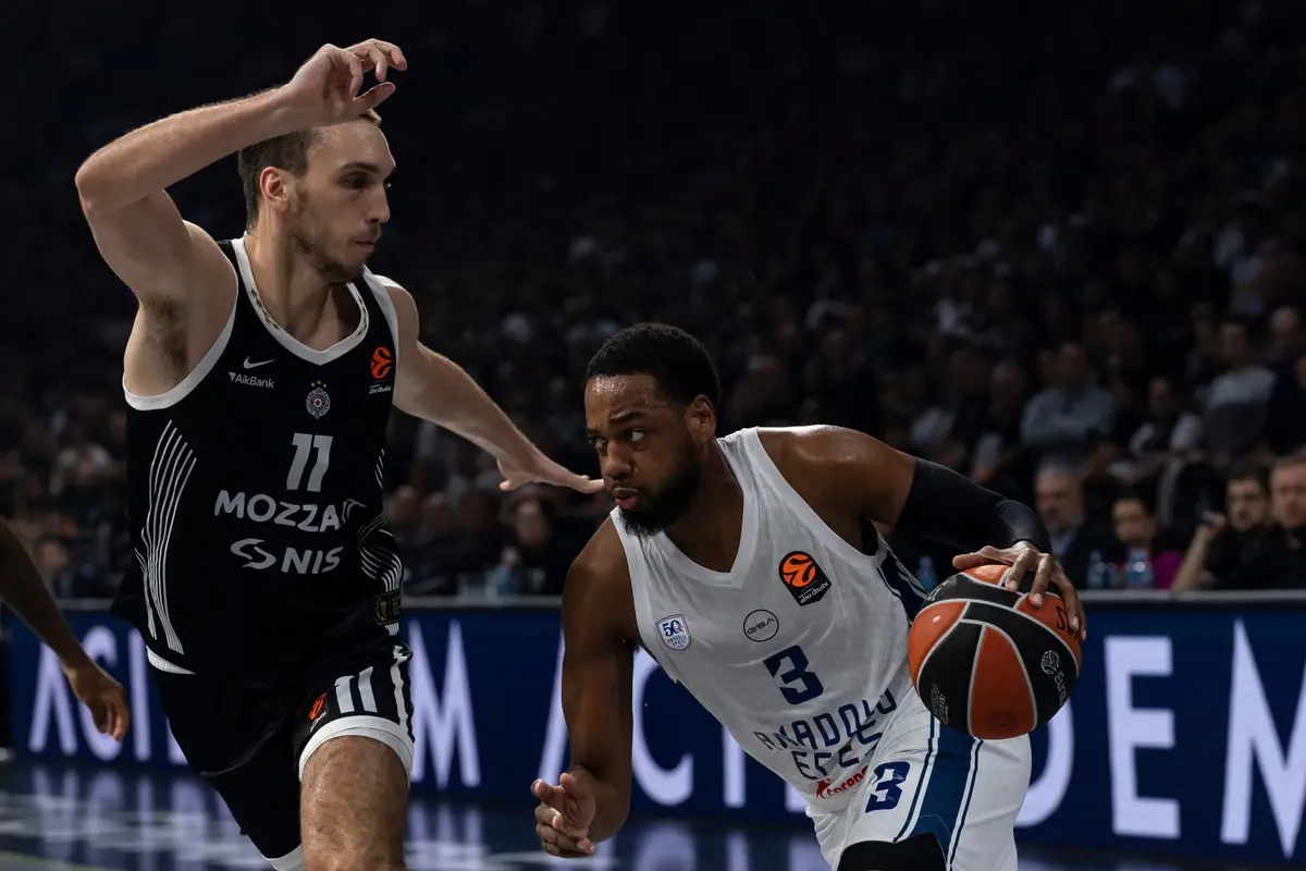 Anadolu Efes, Partizan&apos;a Deplasmanda Yenildi