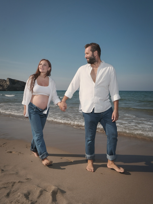 Başak Gümülcinelioğlu is counting down to her delivery! A pregnancy anniversary pose with her baby bump