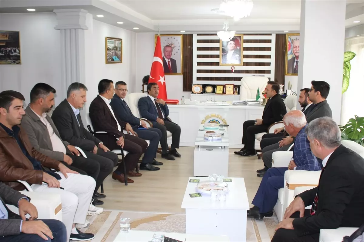 DAP Başkanı Prof. Dr. Demirdöğen Malazgirt'te Tarımsal Yatırımları İnceledi